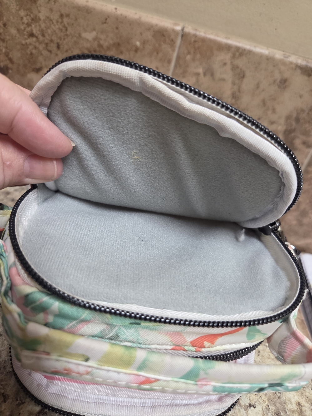LUG Quilted Tropical Leaf Crossbody in White, Green, Pink SKEETER MINI - Picture 3 of 5